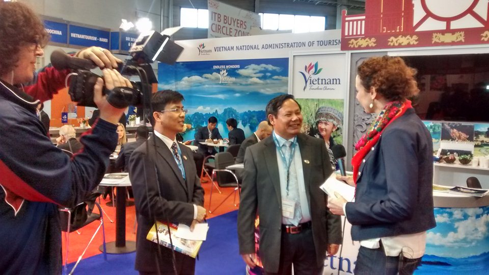 Tổng cục trưởng TCDL Nguyễn Văn Tuấn trả lời phỏng vấn nhiều hãng truyền thông quốc tế về Du lịch Việt Nam
